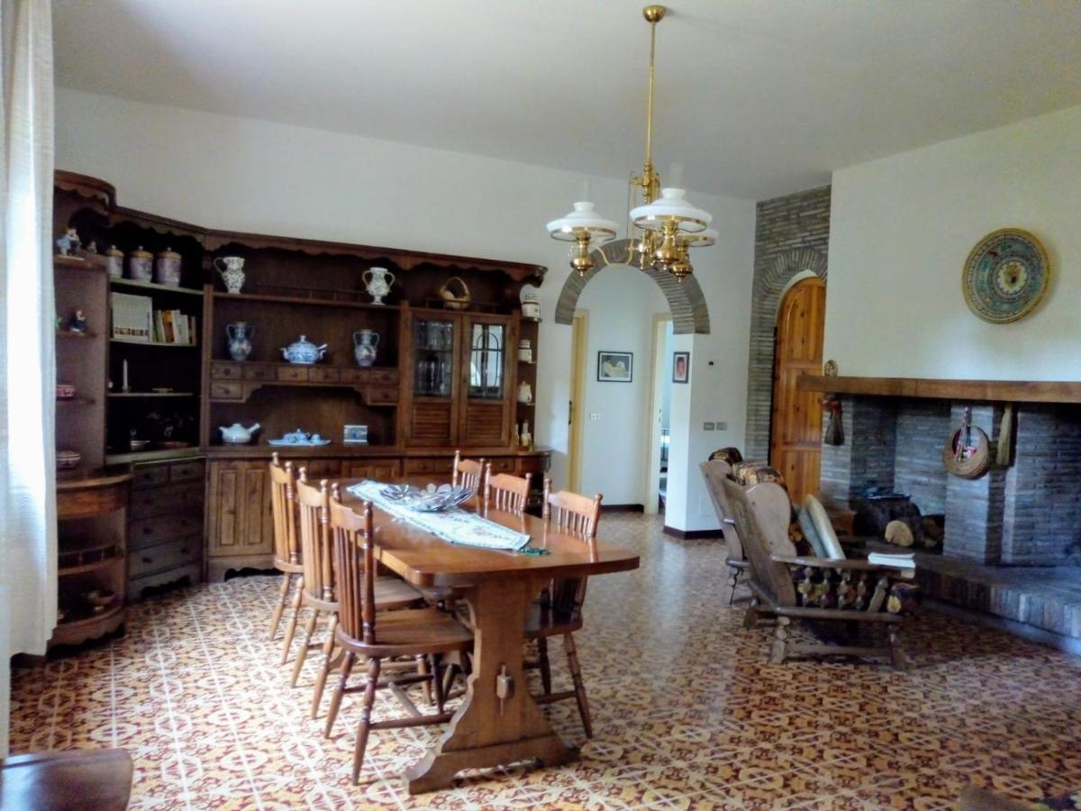 Апартаменти Casale La Pineta Mombaroccio Екстер'єр фото